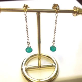 AAAグリーンオニキス☆スイングピアス(ピアス)