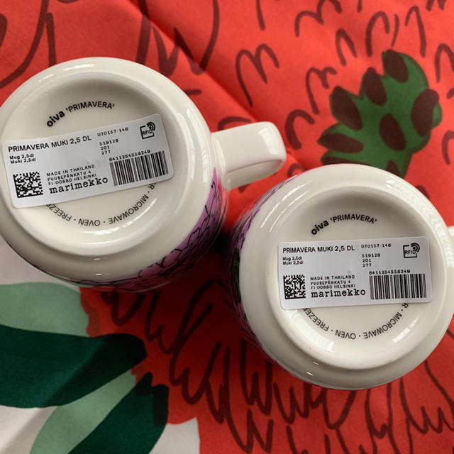 marimekko(マリメッコ)の新品 marimekko マリメッコ プリマヴェーラ マグカップ 2個 インテリア/住まい/日用品のキッチン/食器(グラス/カップ)の商品写真