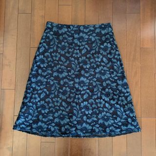 ザラ(ZARA)のZARA 花柄 レース スカートAライン フレア 青 ネイビー M(ひざ丈スカート)