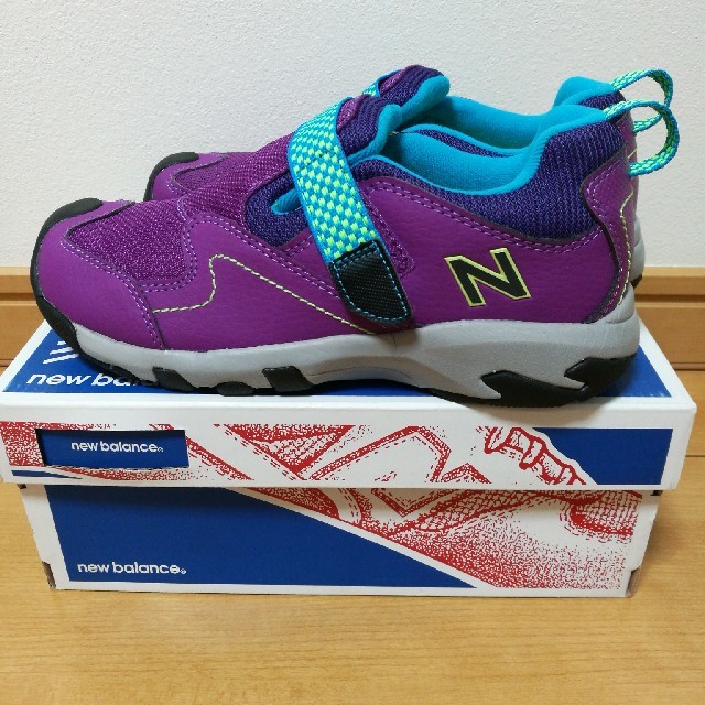 New Balance(ニューバランス)の【期間限定値下げ】ニューバランス　スニーカー　KV733 PBP 21.0 キッズ/ベビー/マタニティのキッズ靴/シューズ(15cm~)(スニーカー)の商品写真