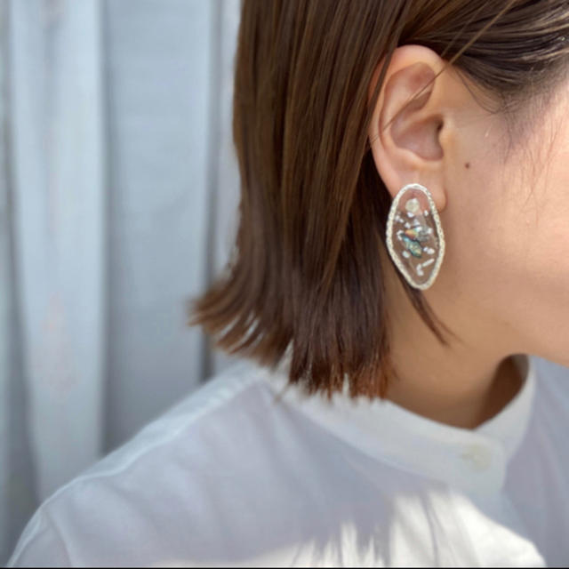 KBF(ケービーエフ)のぷるんと冷んやりシェルpierce/earring ハンドメイドのアクセサリー(イヤリング)の商品写真