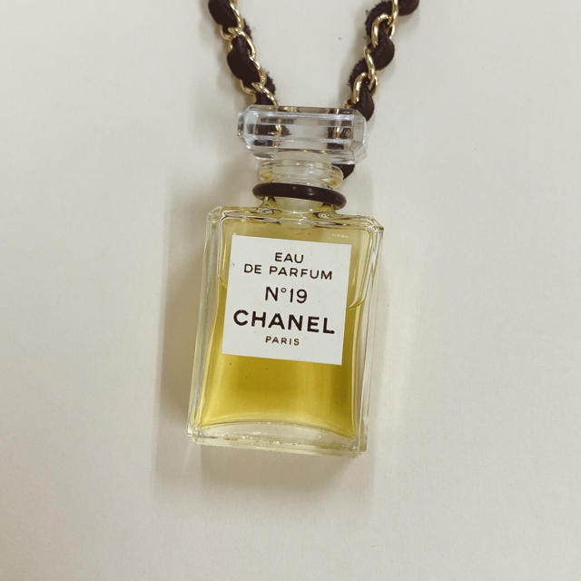 CHANEL - シャネル 香水ネックレス ペンダント ヴィンテージ 香水瓶 本物 19番の通販 by 熊八｜シャネルならラクマ