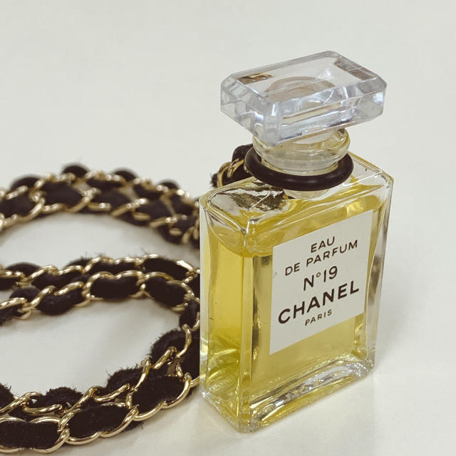 CHANEL - シャネル 香水ネックレス ペンダント ヴィンテージ 香水瓶 本物 19番の通販 by 熊八｜シャネルならラクマ