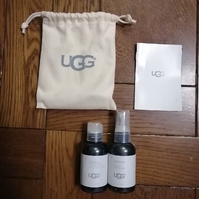 UGG(アグ)のサクラさん専用　アグ　クリーナーセット　未使用 インテリア/住まい/日用品の日用品/生活雑貨/旅行(日用品/生活雑貨)の商品写真