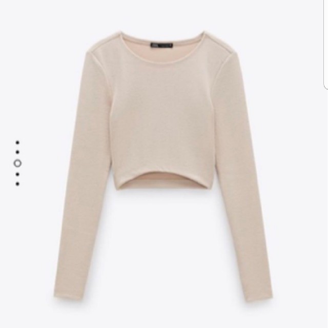 ZARA(ザラ)の本日限定価格ZARA テクスチャー入りクロップドトップス　ザラ　　ベージュ レディースのトップス(ニット/セーター)の商品写真