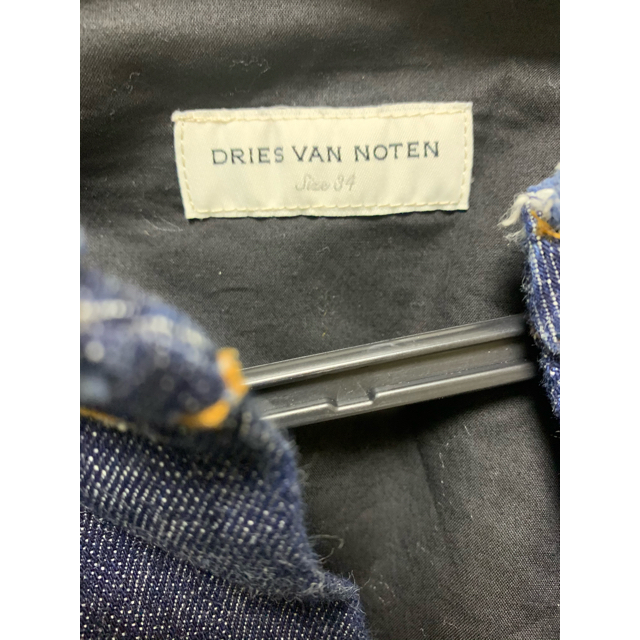 DRIES VAN NOTEN(ドリスヴァンノッテン)のDRIES VAN NOTEN ノーカラーカットオフショートデニムジャケット レディースのジャケット/アウター(Gジャン/デニムジャケット)の商品写真