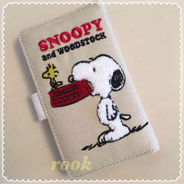 SNOOPY(スヌーピー)の新品💝スヌーピー スマホケース スマホ/家電/カメラのスマホアクセサリー(モバイルケース/カバー)の商品写真