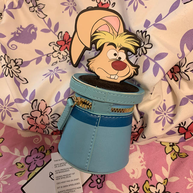 PRIMARK(プライマーク)のDisney 不思議の国のアリス　三月うさぎ　コインケース エンタメ/ホビーのおもちゃ/ぬいぐるみ(キャラクターグッズ)の商品写真