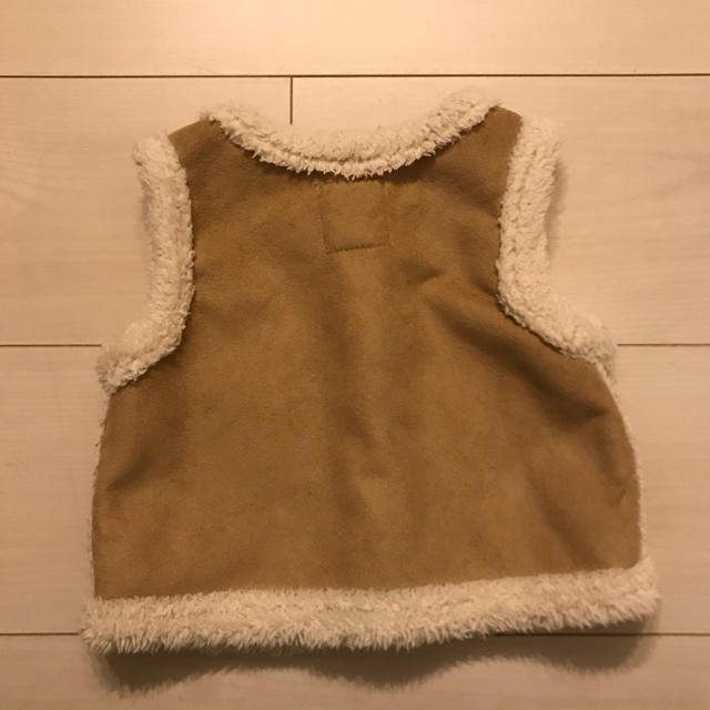 Old Navy(オールドネイビー)のOLD NAVY モコモコベスト　70cm キッズ/ベビー/マタニティのベビー服(~85cm)(カーディガン/ボレロ)の商品写真