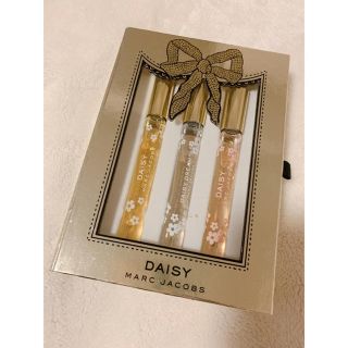 マークバイマークジェイコブス(MARC BY MARC JACOBS)の【値下げ中】Daisy 香水 ロールオンタイプ(香水(女性用))