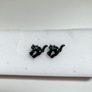 クロネコのピアス(ピアス)