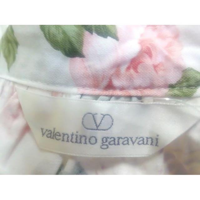 valentino garavani(ヴァレンティノガラヴァーニ)の美品！ヴァレンチノ VALENTINOGARAVANI エプロン 花柄 レディースのレディース その他(その他)の商品写真