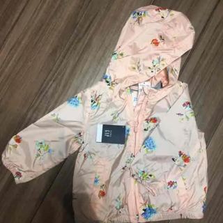 ベビーギャップ(babyGAP)の★新品★ babyGAP 花柄　ウィンドブレーカー　女の子　90センチ(ジャケット/上着)