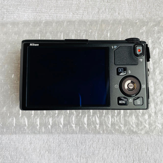 CASIO(カシオ)の【美品】Nikon デジタルカメラ COOLPIX Wi-Fi対応マットブラック スマホ/家電/カメラのカメラ(コンパクトデジタルカメラ)の商品写真