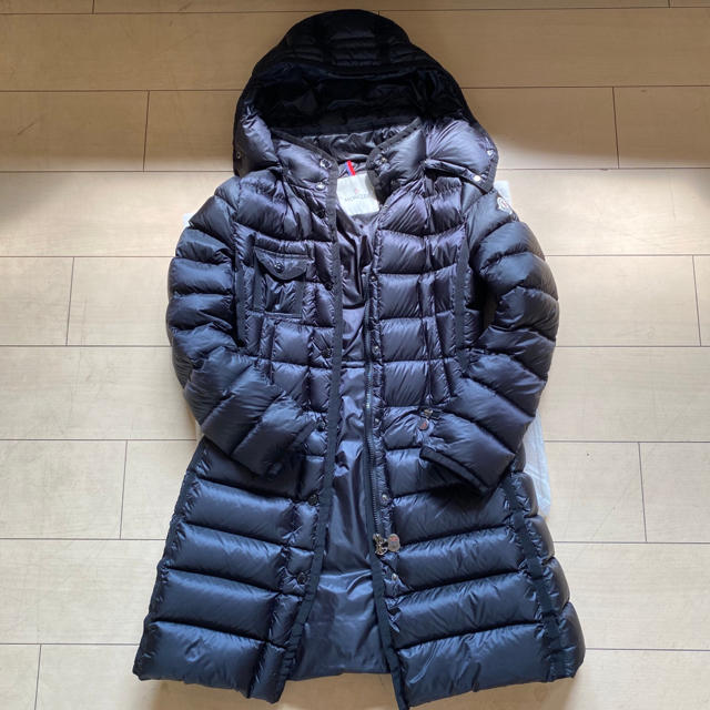 MONCLER(モンクレール)のかおりぽん様 専用 モンクレール エルミンヌ  レディースのジャケット/アウター(ダウンコート)の商品写真