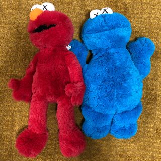 セサミストリート(SESAME STREET)のみなさん専用　カウズ×セサミストリート×UNIQLO(ぬいぐるみ)