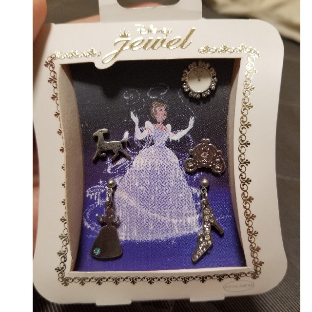 Disney ディズニーストア シンデレラ ピアスの通販 By かおりん S Shop ディズニーならラクマ Disney ディズニーストア シンデレラ ピアスの通販 By かおりん S Shop ディズニーならラクマ