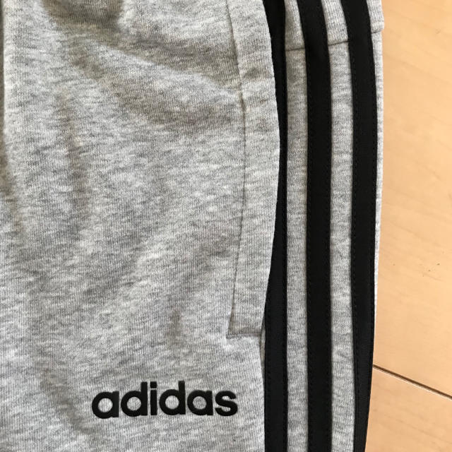 adidas(アディダス)の【新品未使用】アディダス　スウェットパンツ　サイズM メンズのパンツ(その他)の商品写真