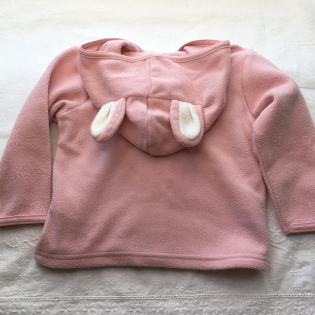 Old Navy(オールドネイビー)の中古　うさ耳パーカー　フリース　18から24m キッズ/ベビー/マタニティのキッズ服女の子用(90cm~)(ジャケット/上着)の商品写真