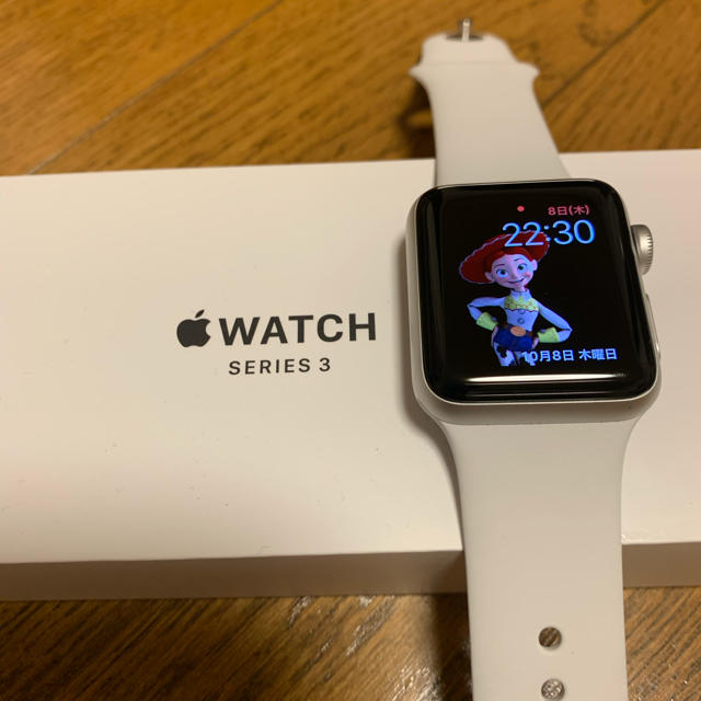 Apple Watch(アップルウォッチ)のApple Watch series3 38mm 白バンド メンズの時計(腕時計(デジタル))の商品写真