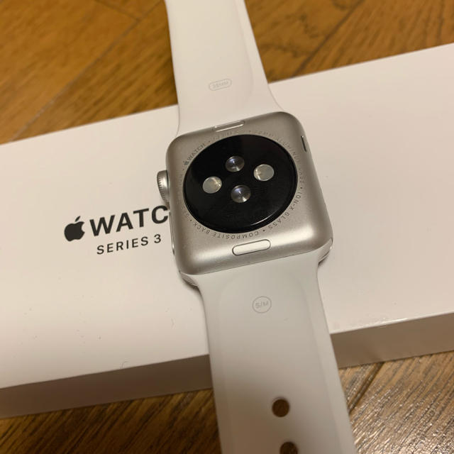 Apple Watch(アップルウォッチ)のApple Watch series3 38mm 白バンド メンズの時計(腕時計(デジタル))の商品写真