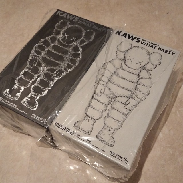 MEDICOM TOY(メディコムトイ)の即発送 KAWS WHAT PARTY WHITE BLACK 黒 白 エンタメ/ホビーのフィギュア(その他)の商品写真