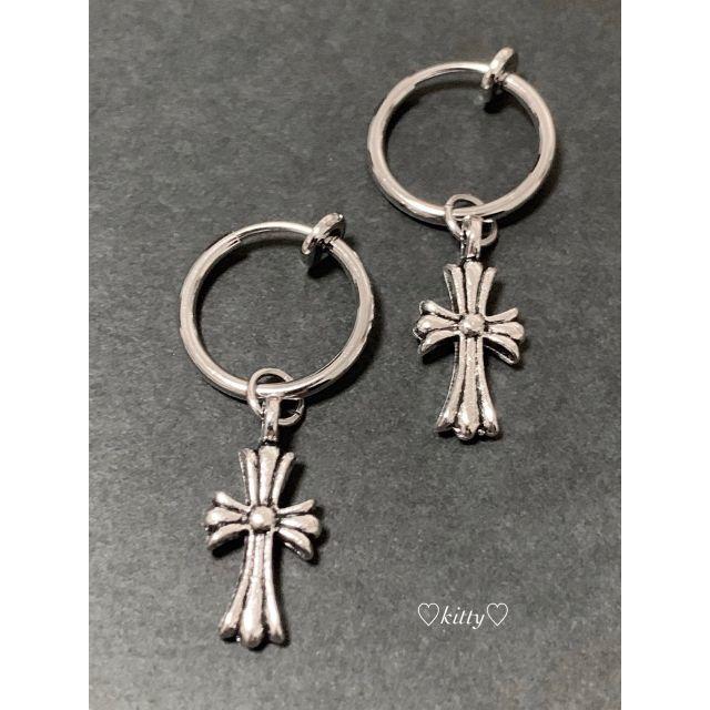 Chrome Hearts(クロムハーツ)の新型・送料込!!【フープイヤリング＋クロス シルバー 2個】クロムハーツ好きに♪ メンズのアクセサリー(ピアス(両耳用))の商品写真