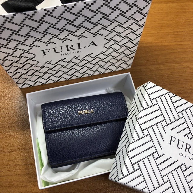 Furla(フルラ)の【専用】FURLA フルラ　三つ折り財布 レディース ネイビー　BABYLON レディースのファッション小物(財布)の商品写真