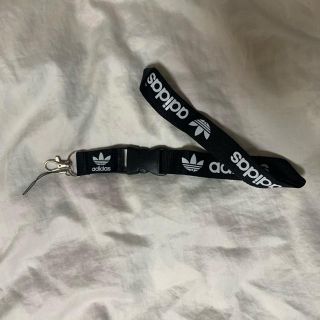 アディダス(adidas)のadidas ネックキーホルダー(キーホルダー)