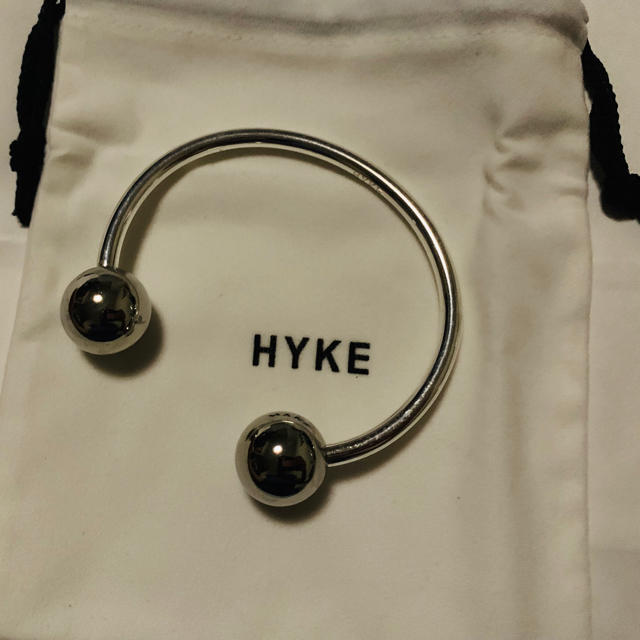HYKE(ハイク)のHYKE  今期バングル☆完売品！未使用♪ レディースのアクセサリー(ブレスレット/バングル)の商品写真