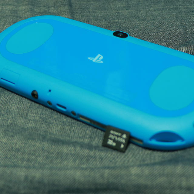 【良品】PlayStation Vita アクアブルー Wi-Fiモデル 2