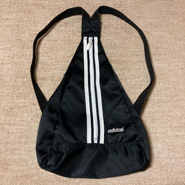 adidas(アディダス)のvintage adidas リュック　バックパック　黒白 メンズのバッグ(バッグパック/リュック)の商品写真