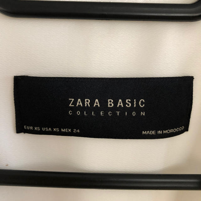 ZARA(ザラ)のザラ　ホワイトジレ　美品 レディースのトップス(ベスト/ジレ)の商品写真