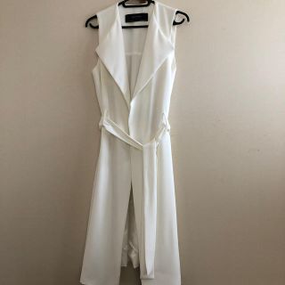 ザラ(ZARA)のザラ　ホワイトジレ　美品(ベスト/ジレ)