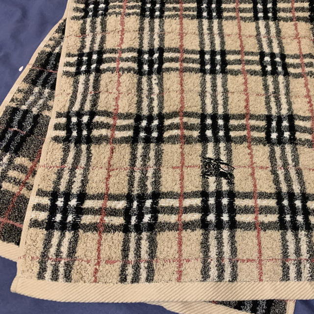 BURBERRY(バーバリー)のBurberry バーバリー　フェイスタオルｘ1枚  インテリア/住まい/日用品の日用品/生活雑貨/旅行(タオル/バス用品)の商品写真