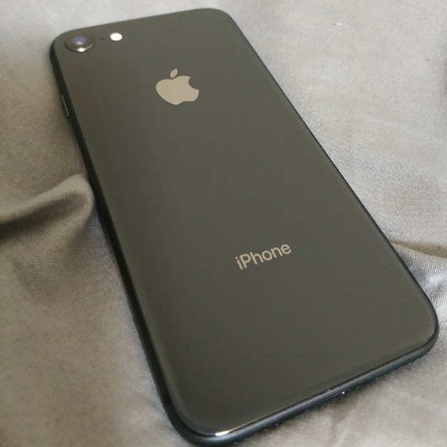 iPhone 8 Space Gray 64 GB SIMフリー