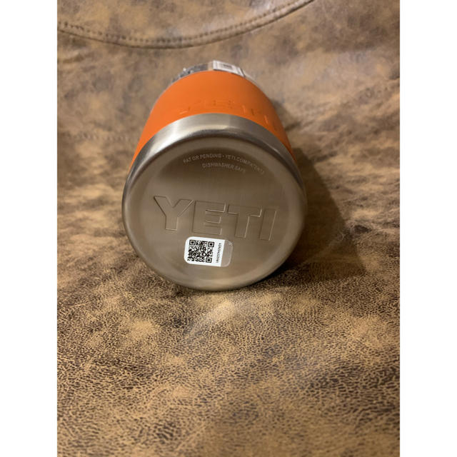 Stanley(スタンレー)の【新品】YETI Rambler ランブラー 20oz Orange インテリア/住まい/日用品のキッチン/食器(タンブラー)の商品写真