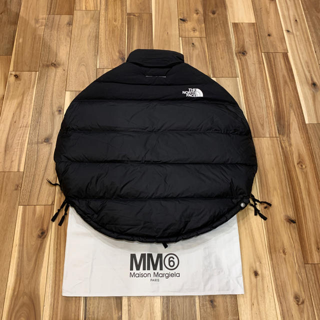 MM6(エムエムシックス)のレア MM6 マルジェラ NORTH FACE ショート ダウンジャケット S レディースのジャケット/アウター(ダウンジャケット)の商品写真