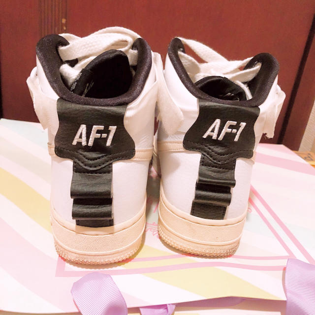 NIKE(ナイキ)のNIKE AF1 ハイカット レディースの靴/シューズ(スニーカー)の商品写真