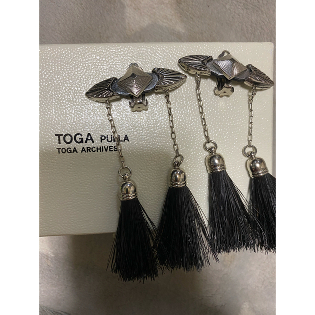 TOGA - toga フリンジイヤリング☆ブラックの通販 by 必ずプロフィール
