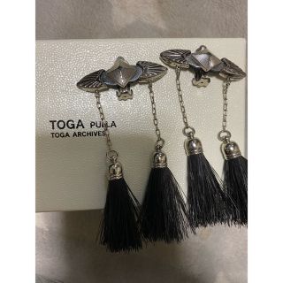 トーガ(TOGA)のtoga フリンジイヤリング☆ブラック(イヤリング)