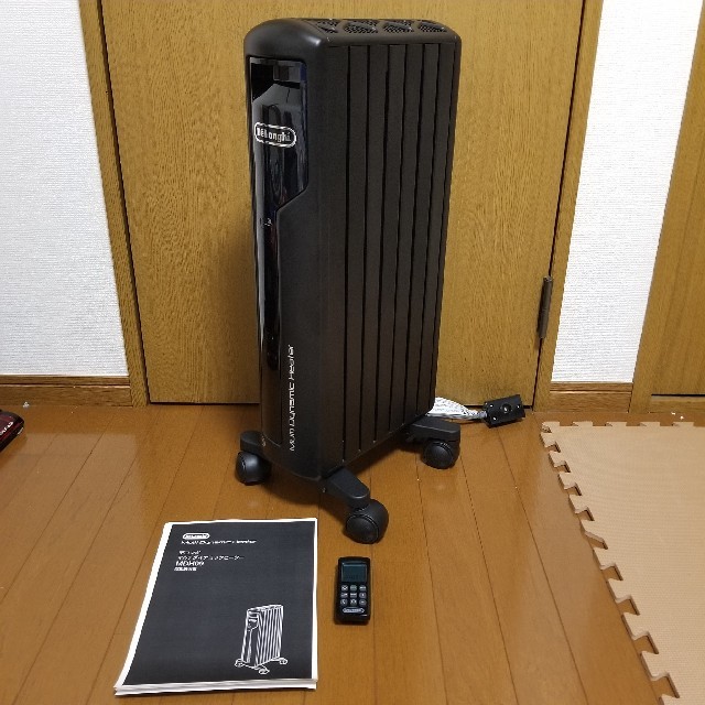 DeLonghi(デロンギ)のデロンギ マルチダイナミック オイルヒーター MDH09-PB スマホ/家電/カメラの冷暖房/空調(オイルヒーター)の商品写真