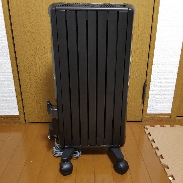 DeLonghi(デロンギ)のデロンギ マルチダイナミック オイルヒーター MDH09-PB スマホ/家電/カメラの冷暖房/空調(オイルヒーター)の商品写真