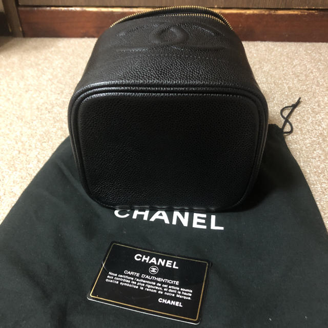 CHANELキャビアスキンバニティバッグ