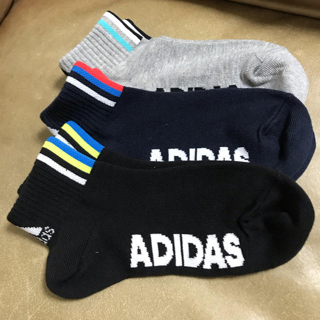 adidas(アディダス)のadidasキッズ靴下19cm～21cm3足セット新品未使用 スポーツ/アウトドアのサッカー/フットサル(その他)の商品写真