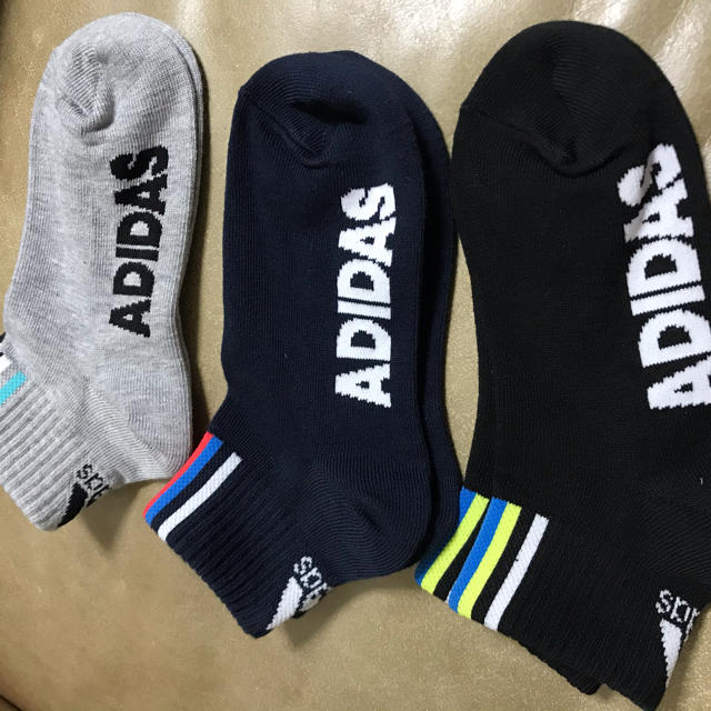 adidas(アディダス)のadidasキッズ靴下19cm～21cm3足セット新品未使用 スポーツ/アウトドアのサッカー/フットサル(その他)の商品写真