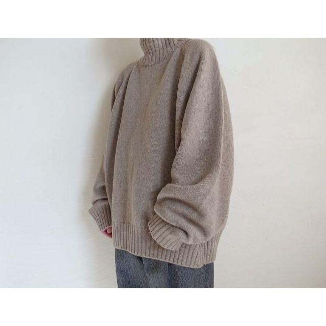 COMOLI - stein タートルネックニット ベージュ yokeの通販 by たくさん's shop|コモリならラクマ COMOLI - stein タートルネックニット ベージュ yokeの通販 by たくさん's shop|コモリならラクマ