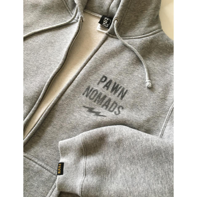 PAWN COFFIN ZIP HOODIE 裏起毛ジップパーカー ライトグレー メンズのトップス(パーカー)の商品写真