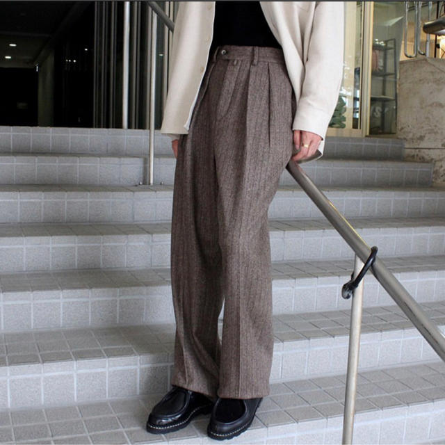 COMOLI(コモリ)のneat_tokyo Felting Flnannel Chalk Stripe メンズのパンツ(スラックス)の商品写真