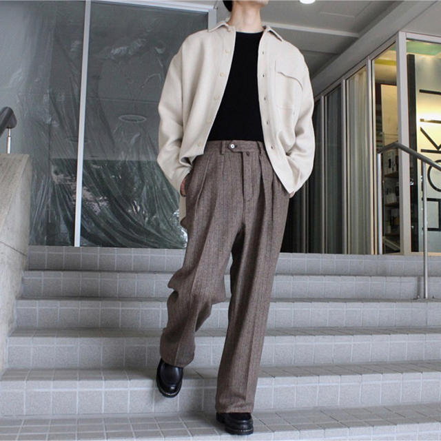 COMOLI(コモリ)のneat_tokyo Felting Flnannel Chalk Stripe メンズのパンツ(スラックス)の商品写真